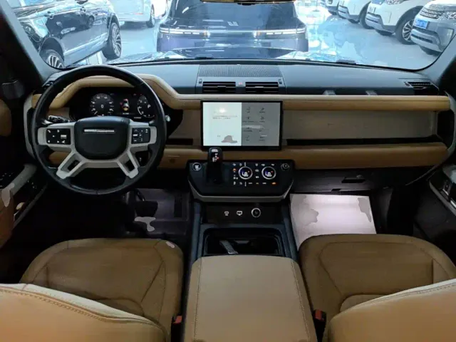Land Rover Defender — Фото автомобиля 9