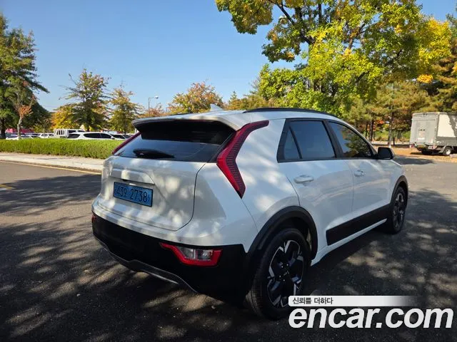 Kia Niro — Фото автомобиля 6