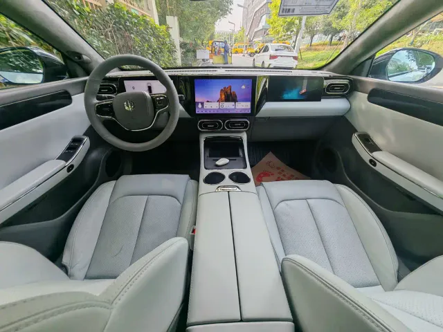 Leapmotor C01 — Фото автомобиля 9