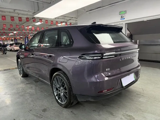 Leapmotor C10 — Фото автомобиля 12