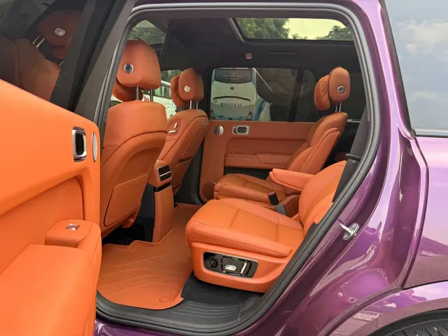 Li Auto L9 — Фото автомобиля 11
