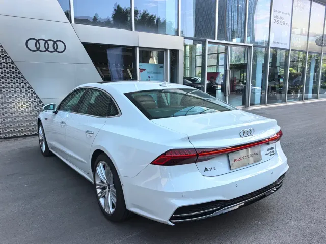 Audi A7L — Фото автомобиля 4