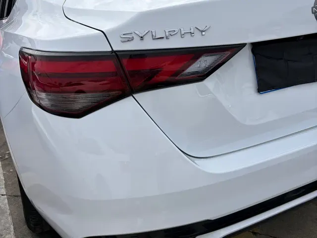 Nissan Sylphy — Фото автомобиля 12