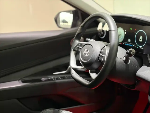 Hyundai Elantra — Фото автомобиля 10