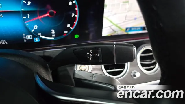 Mercedes-Benz E-Class — Фото автомобиля 9