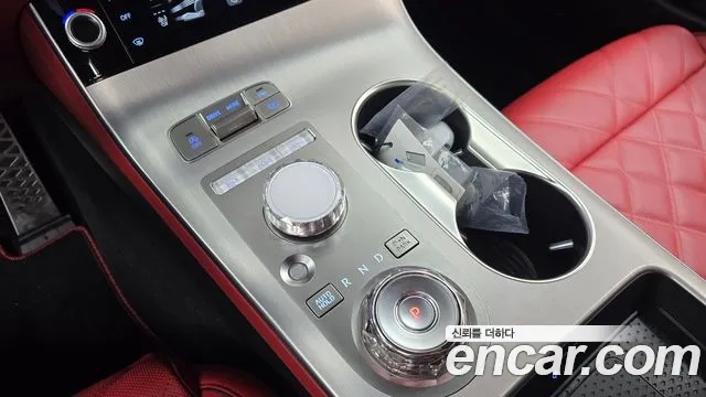 Genesis GV70 — Фото автомобиля 12