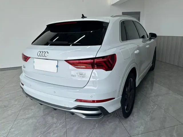 Audi Q3 — Фото автомобиля 4