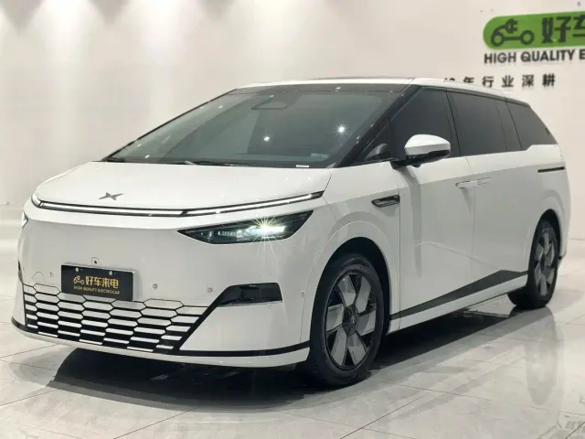 Фотография автомобиля — Xpeng X9
