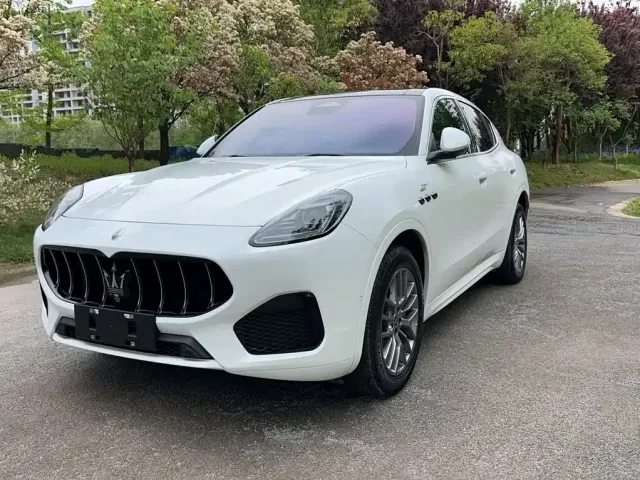 Фотография автомобиля — Maserati Grecale