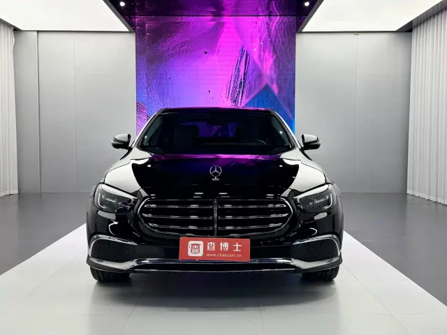 Mercedes-Benz E-Class — Фото автомобиля 2