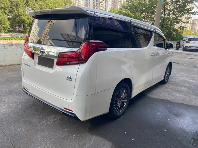 Toyota Alphard — Фото автомобиля 8