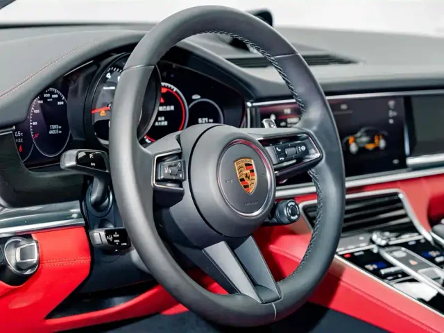 Porsche Panamera — Фото автомобиля 10