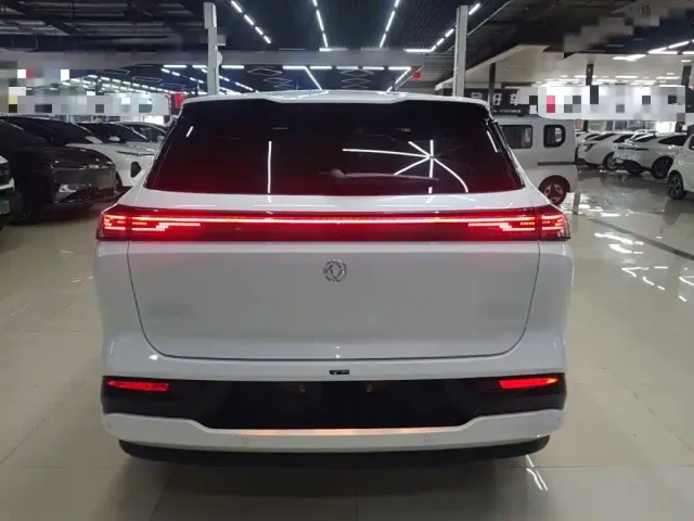 Dongfeng Aeolus L8 — Фото автомобиля 5