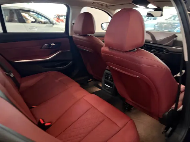 BMW 3 Series — Фото автомобиля 13