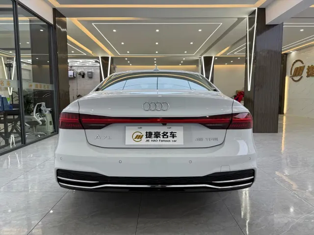 Audi A7L — Фото автомобиля 15