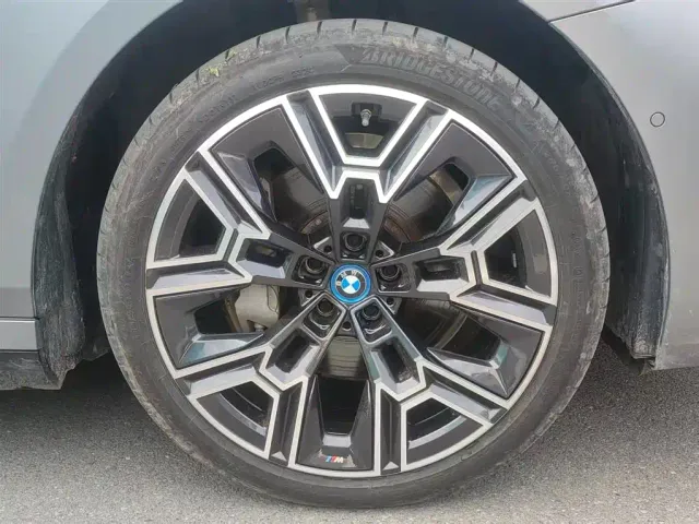 BMW i5 — Фото автомобиля 18