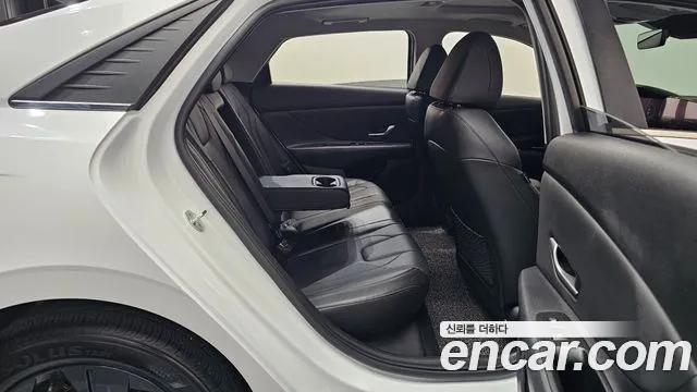 Hyundai Avante CN7 — Фото автомобиля 11