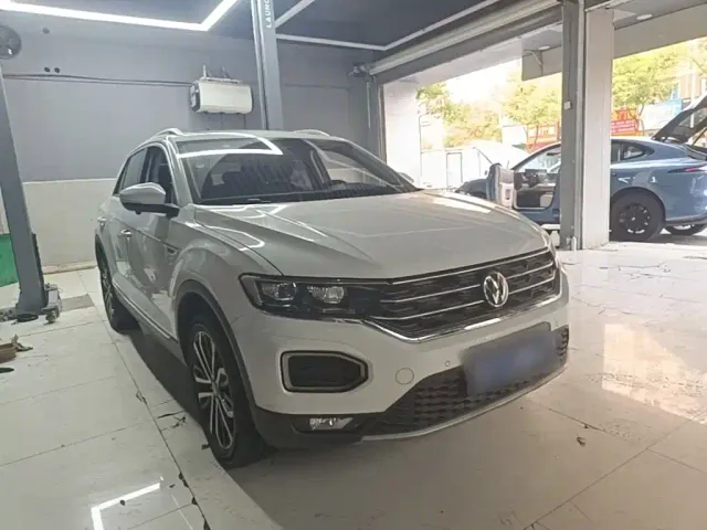 Volkswagen T-Roc — Фото автомобиля 3