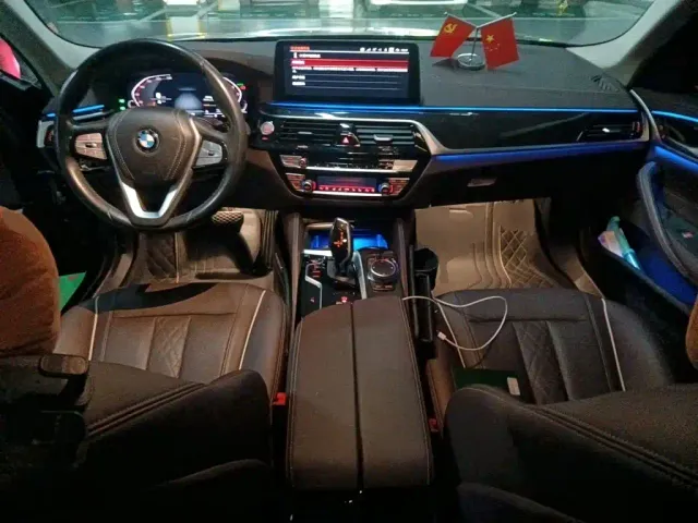 BMW 5 Series — Фото автомобиля 5