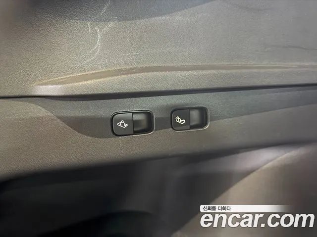 Tesla Model Y — Фото автомобиля 20