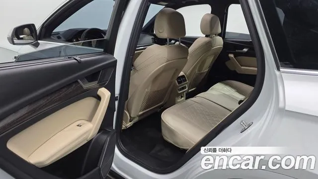 Audi Q5 45 TFSI quattro Premium — Фото автомобиля 10