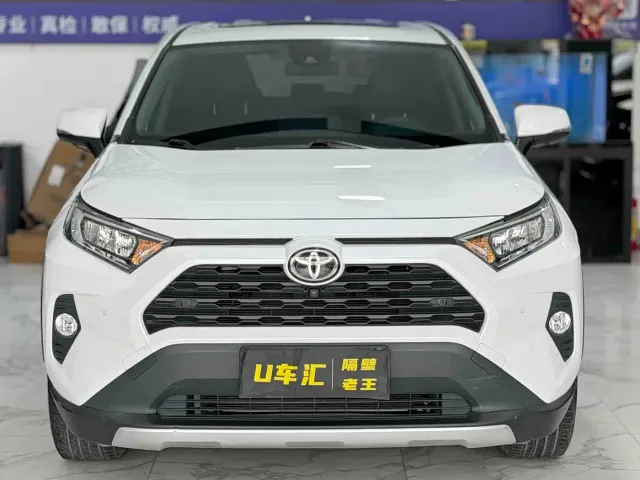 Toyota RAV4 — Фото автомобиля 2