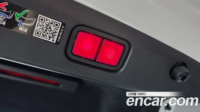 Mercedes-Benz E-Class — Фото автомобиля 17