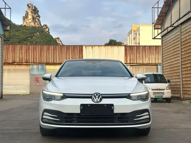 Volkswagen Golf — Фото автомобиля 2