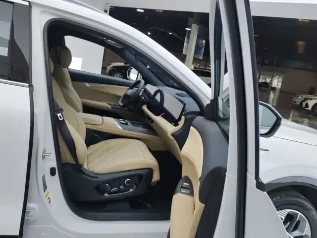Changan CS75 Plus — Фото автомобиля 8