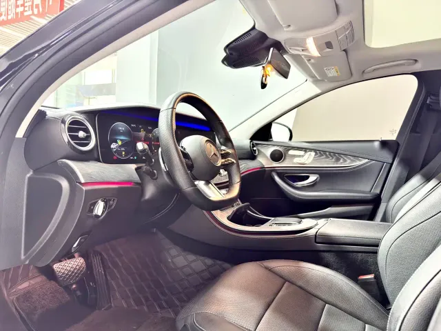 Mercedes-Benz E-Class — Фото автомобиля 10