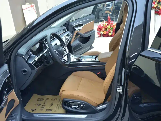 Audi A8 — Фото автомобиля 4