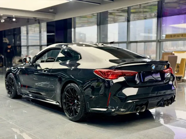 BMW M4 — Фото автомобиля 5