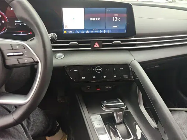 Hyundai Elantra — Фото автомобиля 12