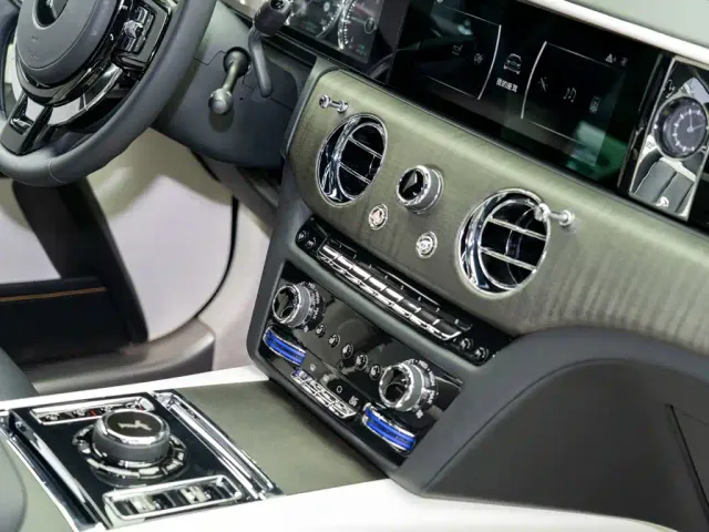 Rolls-Royce Ghost — Фото автомобиля 22
