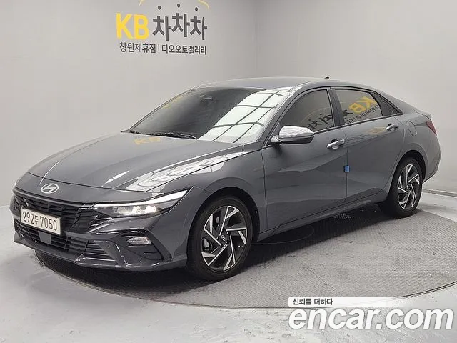 Hyundai Avante CN7 — Фото автомобиля 2