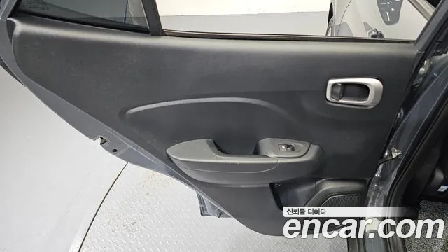Hyundai Venue — Фото автомобиля 25