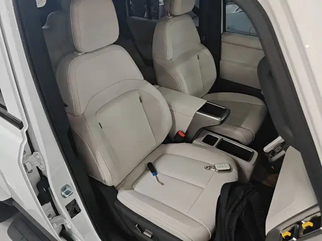 iCAR V23 — Фото автомобиля 24