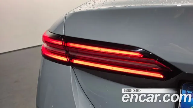 BMW 5-Series — Фото автомобиля 20