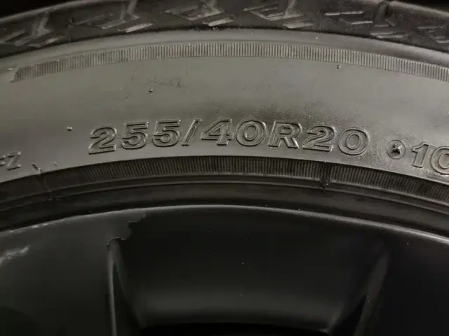 Tesla Model Y — Фото автомобиля 24