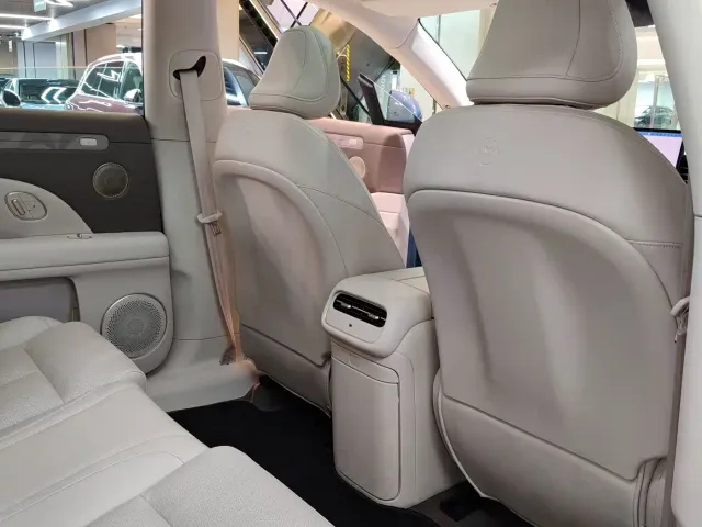 IM Motors LS6 — Фото автомобиля 17