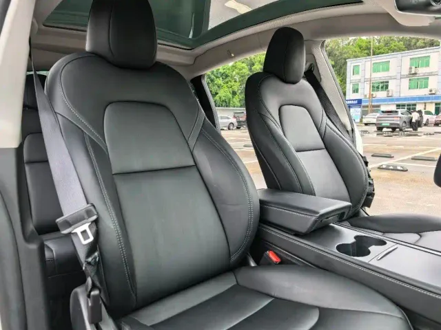 Tesla Model Y — Фото автомобиля 7