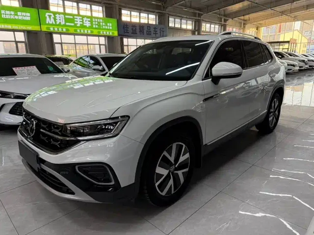 Фотография автомобиля — Volkswagen Tayron