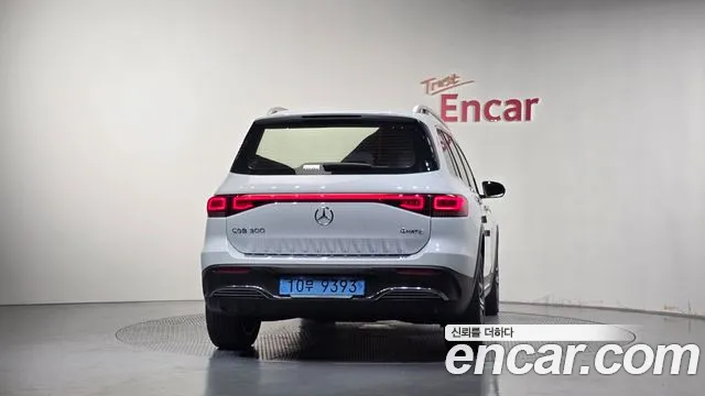 Mercedes-Benz EQB X243 — Фото автомобиля 4