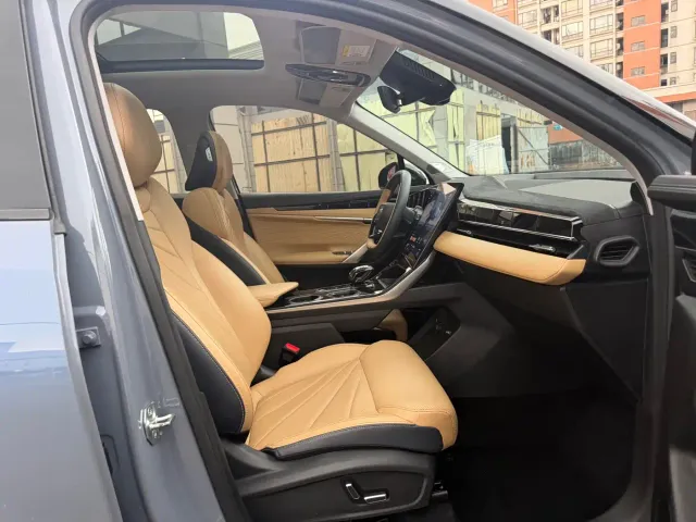 Geely Boyue L — Фото автомобиля 10