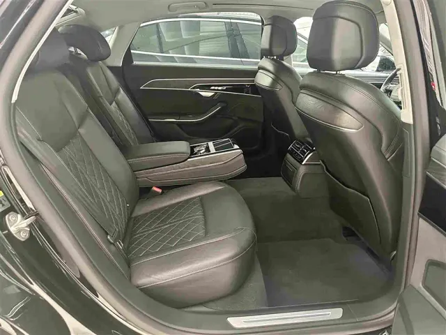 Audi A8 — Фото автомобиля 15