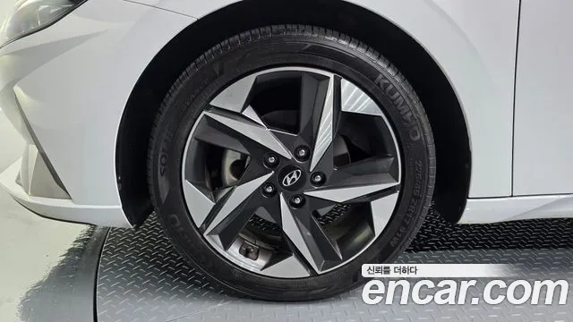 Hyundai Avante CN7 — Фото автомобиля 5