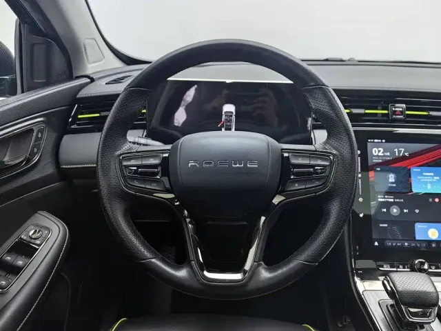 Roewe RX5 — Фото автомобиля 11