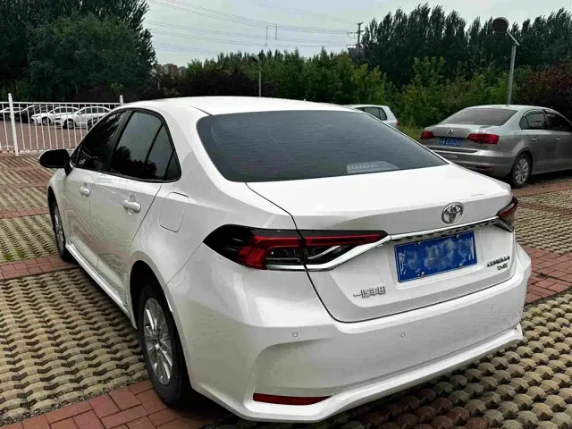 Toyota Corolla — Фото автомобиля 10