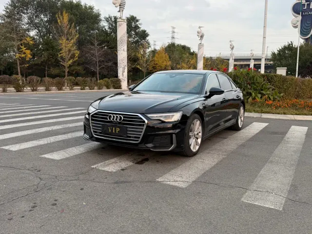 Фотография автомобиля — Audi A6L