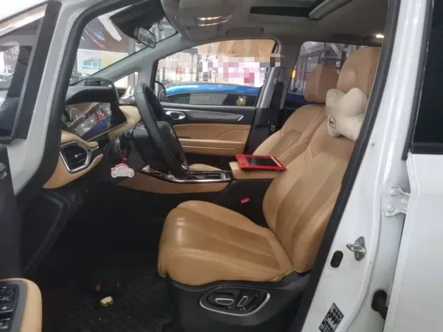 GAC Trumpchi M6 — Фото автомобиля 14